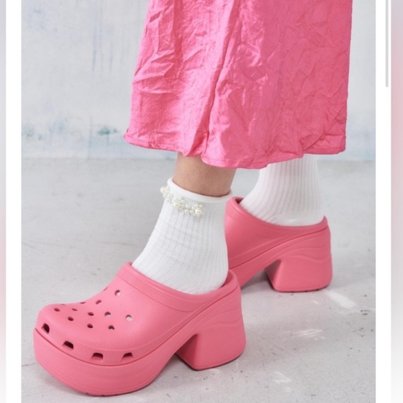 CROCS Other - NWOT Crocs Classic Siren Platform Clogs Hyper Pink